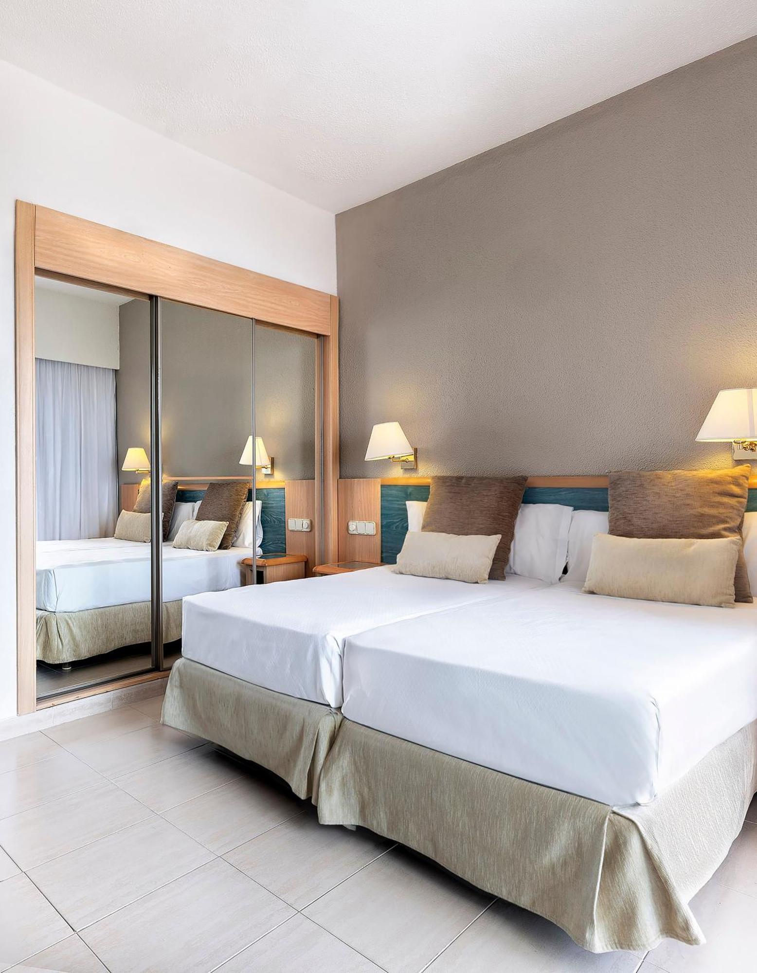 Economy Room